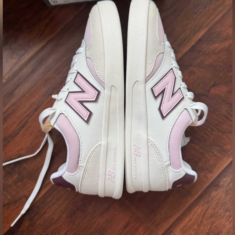 New Balances CT300. New in box never worn before size 5 womens wide